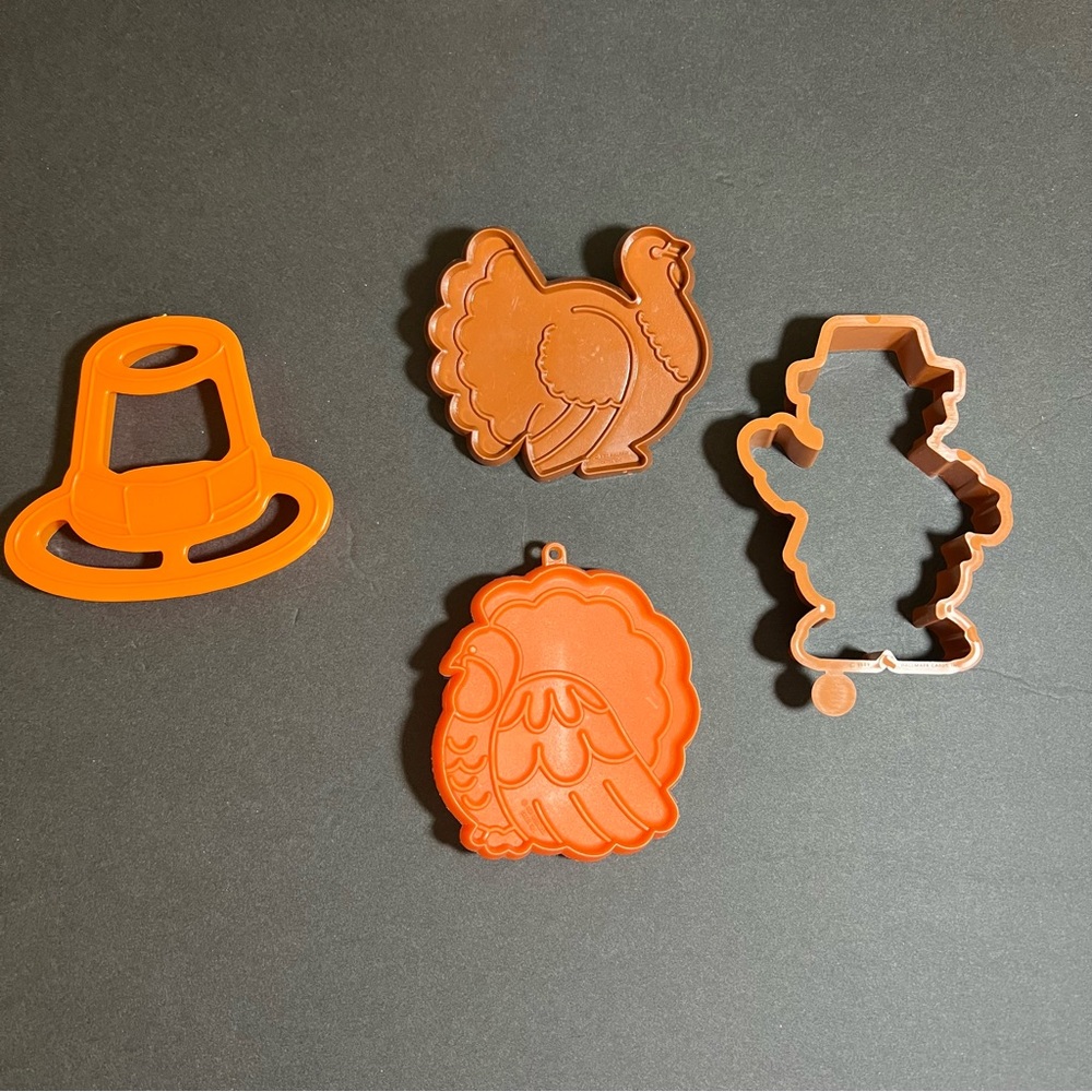 Hallmark+ Unbranded: Fall (4) Plastic Cookie Cutters - 1980'S Vintage